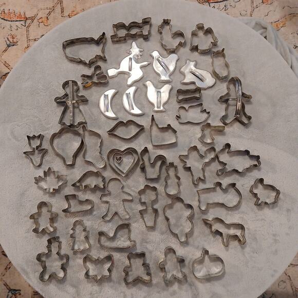 Lot of 45 Aluminum Metal Misc. Sizes & Shapes Cookie Cutters 7 with Handles - Picture 1 of 11